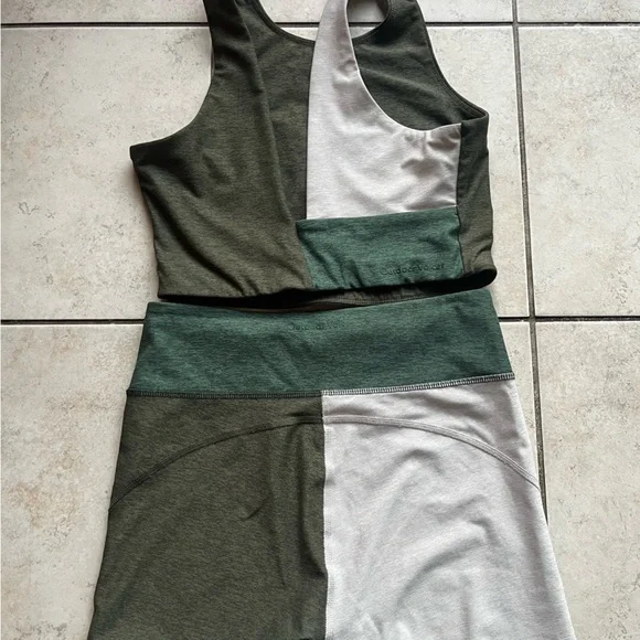 Outdoor voices Activewear set - shorts and bra - Picture 3 of 3